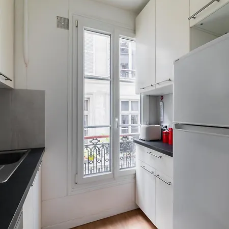 Apartment Entre Moulin-rouge Et Sacre-coeur *